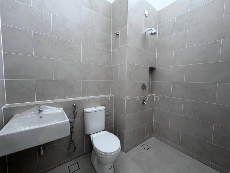 Terraced House for Sale in Elmina (Shah Alam) - Afiqah zaidi - Bathroom - PropertyGuru.com.my