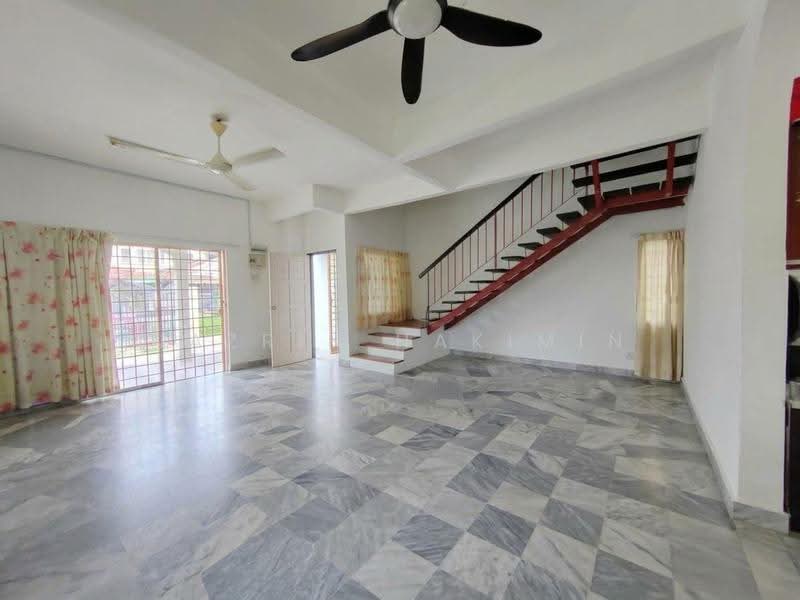 2-storey Terraced House for Sale in Rawang Perdana 2 (Rawang) - Nazrin Hakimin - Living Room - PropertyGuru.com.my
