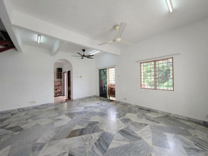 2-storey Terraced House for Sale in Rawang Perdana 2 (Rawang) - Nazrin Hakimin - Living Room - PropertyGuru.com.my