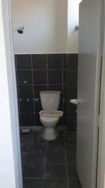 2-storey Terraced House for Sale in Lukut (Port Dickson) - James Loh - Bathroom - PropertyGuru.com.my