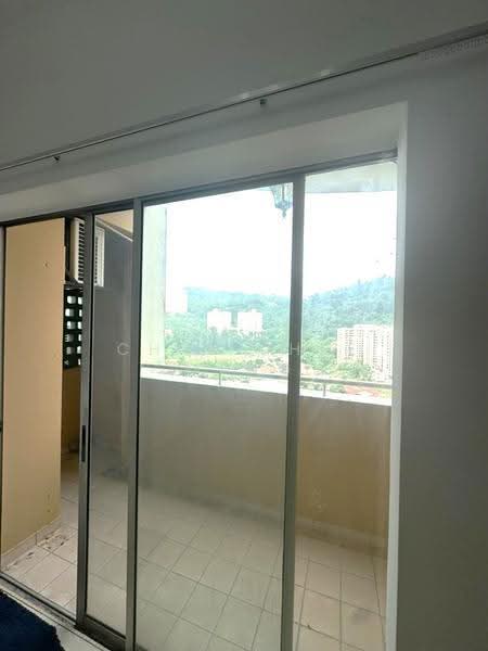 Kondominium untuk Dijual di Ketumbar Hill - Chin Chee Meng - Balcony - PropertyGuru.com.my