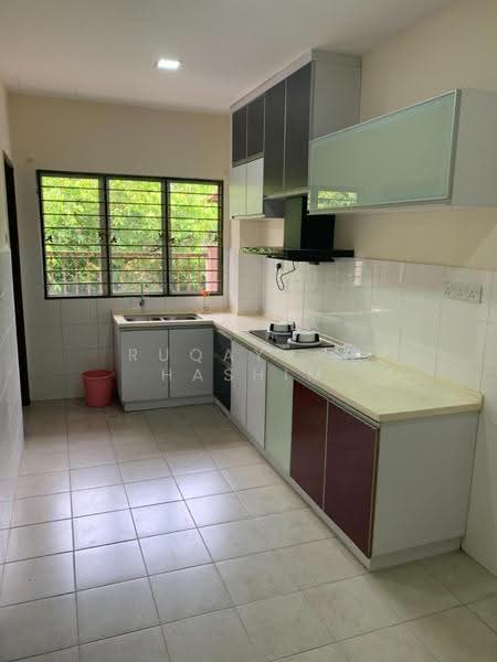 Rumah Teres 2-Tingkat untuk Disewa di Bandar Bukit Puchong 2 (Puchong) - Ruqayyah Hashim - Kitchen - PropertyGuru.com.my