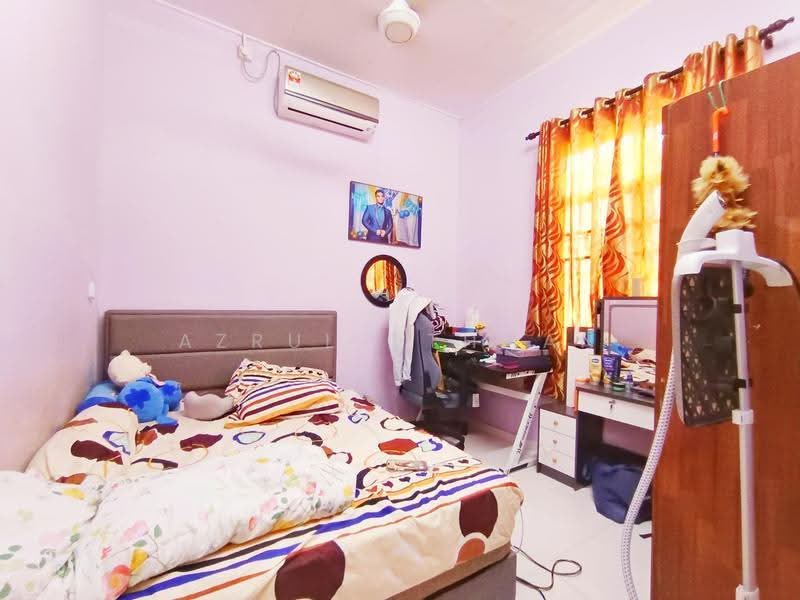 Semi-Detached House for Sale in Taman Tuanku Jaafar (Sungai Gadut) - Azrul Othman - Bedroom - PropertyGuru.com.my