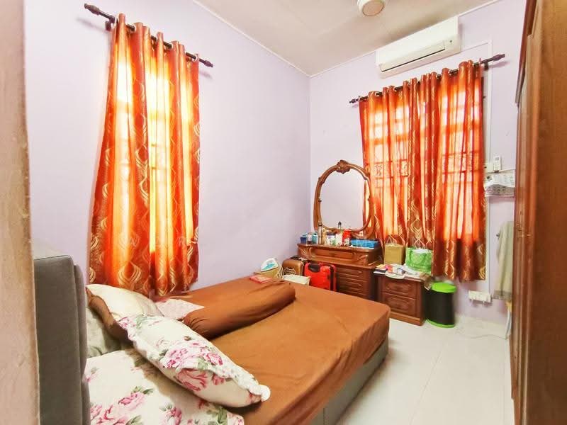 Semi-Detached House for Sale in Taman Tuanku Jaafar (Sungai Gadut) - Azrul Othman - Bedroom - PropertyGuru.com.my