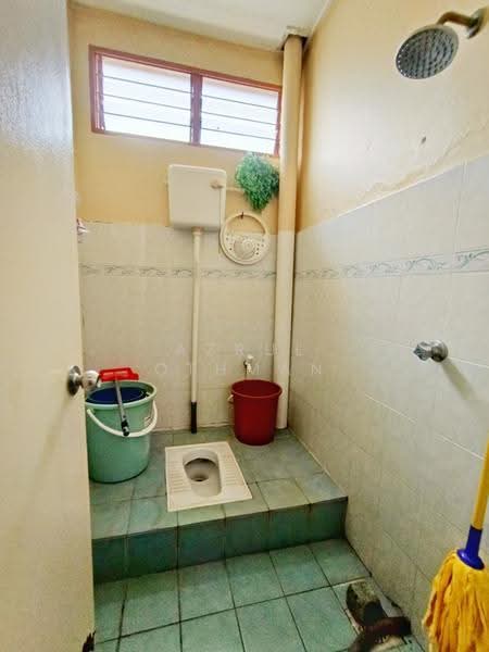 Semi-Detached House for Sale in Taman Tuanku Jaafar (Sungai Gadut) - Azrul Othman - Bathroom - PropertyGuru.com.my