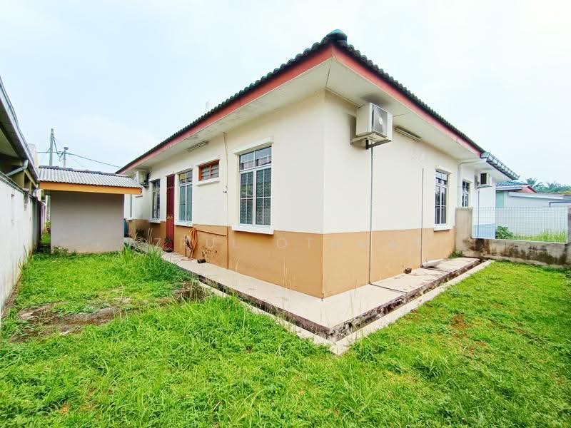Semi-Detached House for Sale in Taman Tuanku Jaafar (Sungai Gadut) - Azrul Othman - Exterior - PropertyGuru.com.my