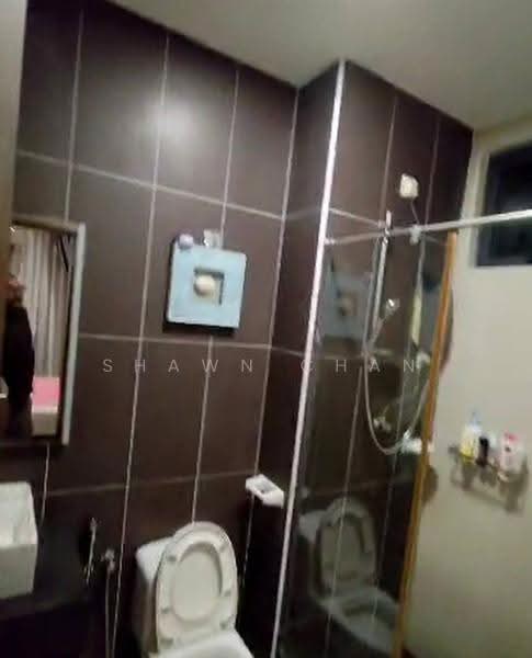 Kediaman Servis untuk Disewa di D'Secret Garden 2 (Pangsapuri Kempas Indah 2) - Shawn Chan - Bathroom - PropertyGuru.com.my