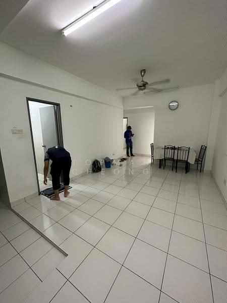 Kondominium untuk Disewa di Radius Residence - Topman Cheong - Dining Room - PropertyGuru.com.my