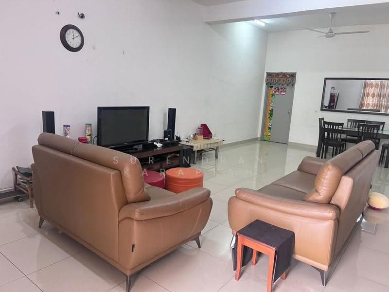 2.5-storey Terraced House for Sale in Klang (Selangor) - Surendran Karapiah - Living Room - PropertyGuru.com.my