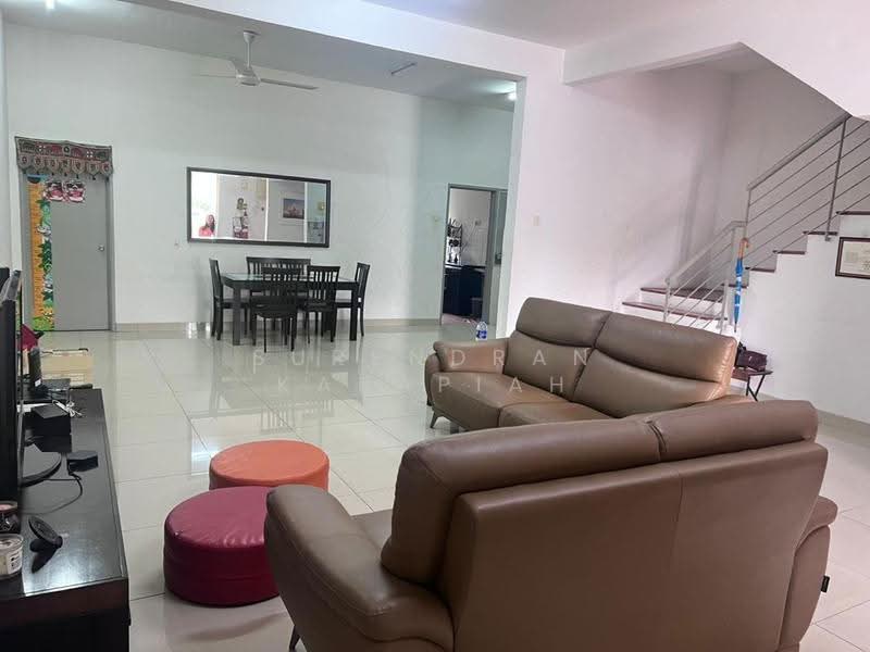 2.5-storey Terraced House for Sale in Klang (Selangor) - Surendran Karapiah - Living Room - PropertyGuru.com.my