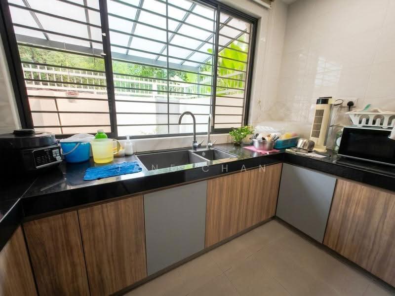 3-storey Terraced House for Sale in Bandar Utama 6 (Bandar Utama) - Jane Chan - Kitchen - PropertyGuru.com.my