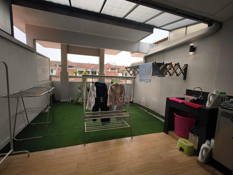 3-storey Terraced House for Sale in Bandar Utama 6 (Bandar Utama) - Jane Chan - Balcony - PropertyGuru.com.my