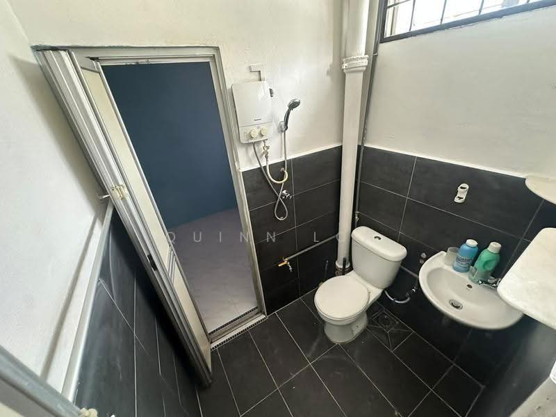 2-storey Terraced House for Rent in Alma (Bukit Mertajam) - Quinn Loh - Bathroom - PropertyGuru.com.my