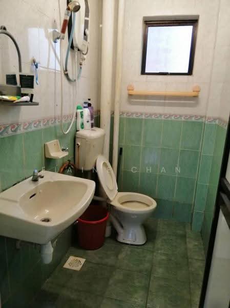 Pangsapuri untuk Disewa di Vista Seri Alam - Elaine Chan - Bathroom - PropertyGuru.com.my