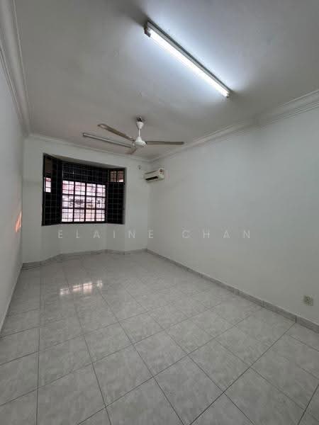 1.5-storey Terraced House for Rent in Taman Rinting (Masai) - Elaine Chan - Living Room - PropertyGuru.com.my