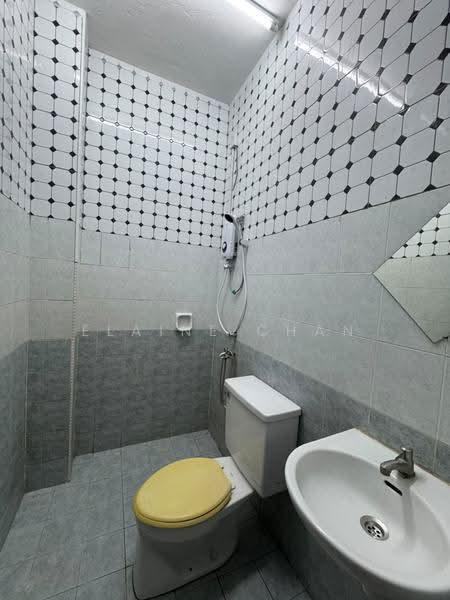 1.5-storey Terraced House for Rent in Taman Rinting (Masai) - Elaine Chan - Bathroom - PropertyGuru.com.my