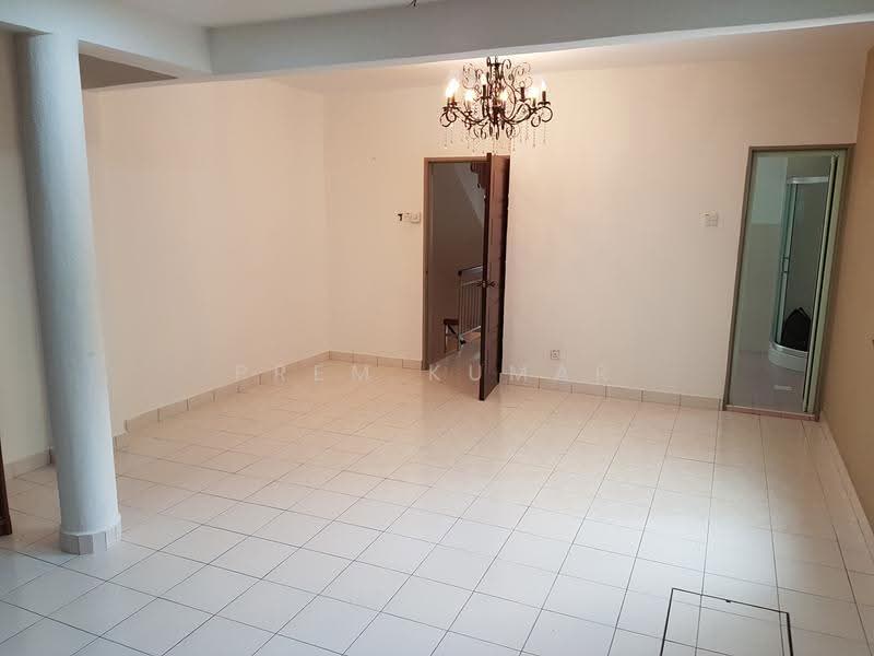 master room attached to bathroom