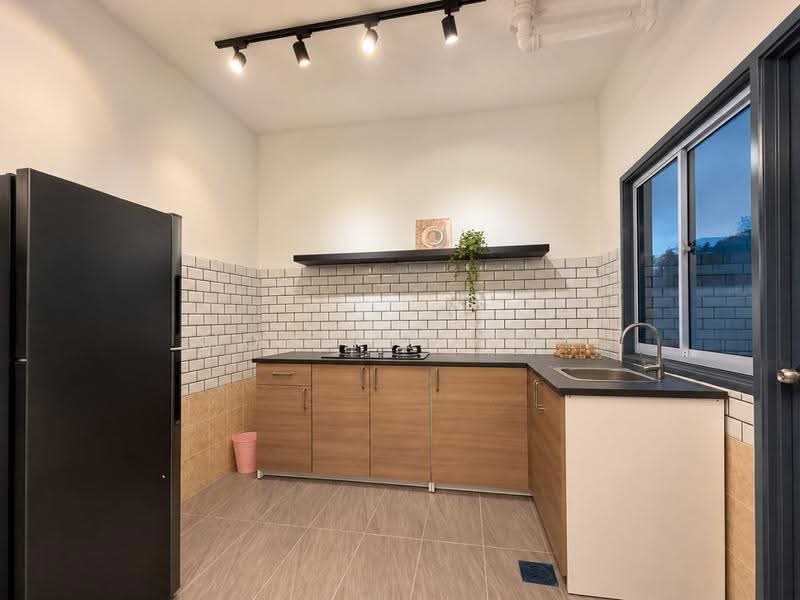 Apartment for Sale at Sri Putra Apartment @ Sungai Buloh - Mohd Faizal - Kitchen - PropertyGuru.com.my
