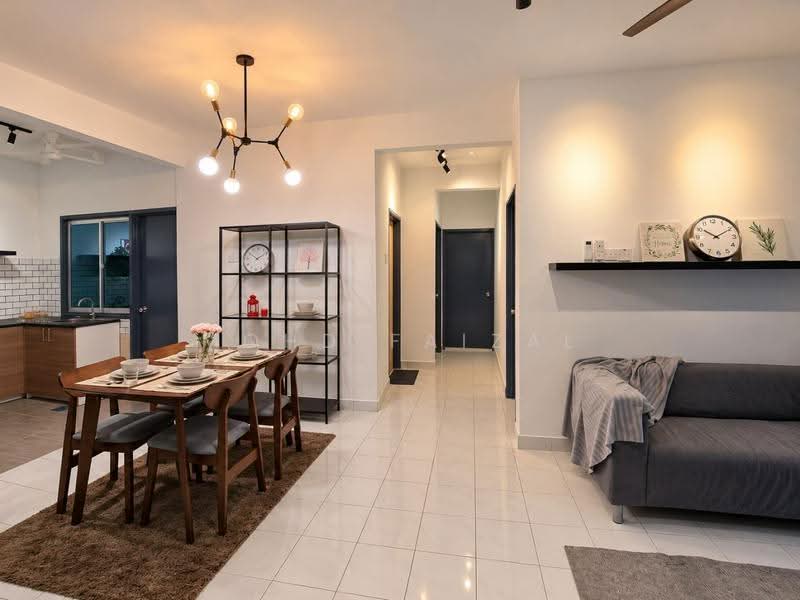 Apartment for Sale at Sri Putra Apartment @ Sungai Buloh - Mohd Faizal - Dining Room - PropertyGuru.com.my