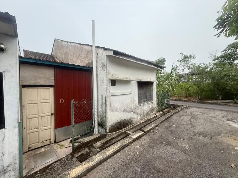 Rumah Teres 1-Tingkat untuk Dijual di Taman Skudai Baru (Skudai) - Daniel Yong - Exterior - PropertyGuru.com.my