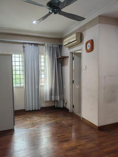 Rumah Bandar untuk Disewa di Taman Sungai Besi Indah (Seri Kembangan) - Amy Lim - Living Room - PropertyGuru.com.my