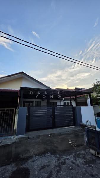 Rumah Teres 1-Tingkat untuk Dijual di Kampung Sungai Kembong (Klang) - Daniel Yong - Exterior - PropertyGuru.com.my
