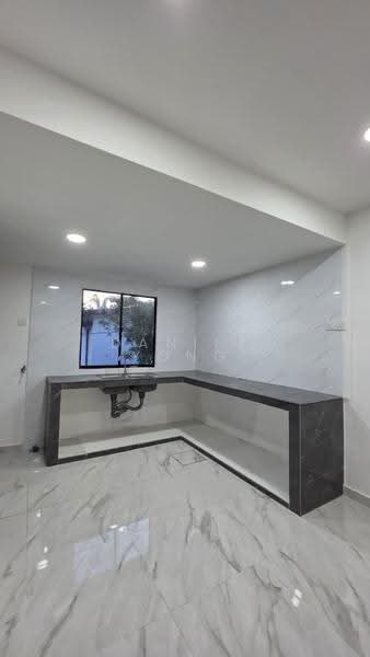 Rumah Teres 1-Tingkat untuk Dijual di Kampung Sungai Kembong (Klang) - Daniel Yong - Kitchen - PropertyGuru.com.my