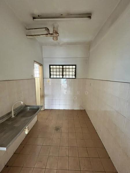 Pangsapuri untuk Dijual di Puchong Permata 1 - Leonard Tneo - Kitchen - PropertyGuru.com.my