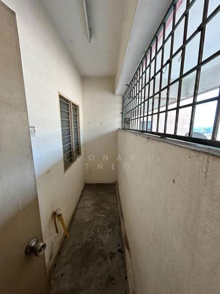 Pangsapuri untuk Dijual di Puchong Permata 1 - Leonard Tneo - Balcony - PropertyGuru.com.my