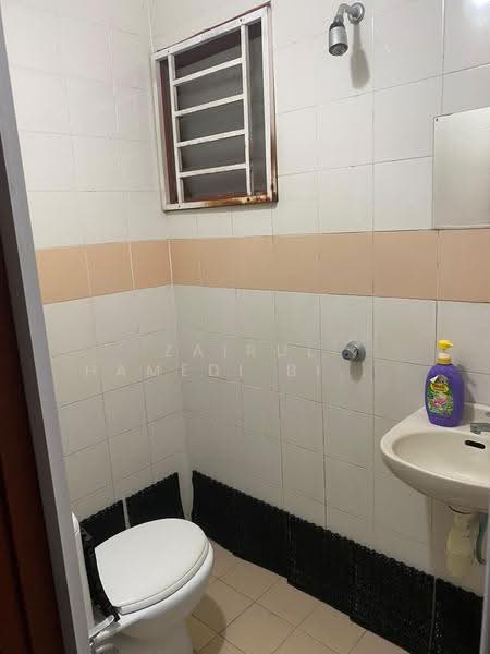 Pangsapuri untuk Disewa di Damai Apartment - Zairul Hamedi Bin Zainal - Bathroom - PropertyGuru.com.my