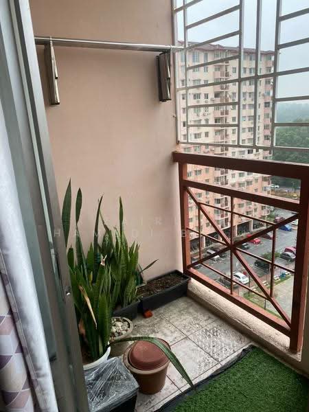 Pangsapuri untuk Disewa di Damai Apartment - Zairul Hamedi Bin Zainal - Balcony - PropertyGuru.com.my