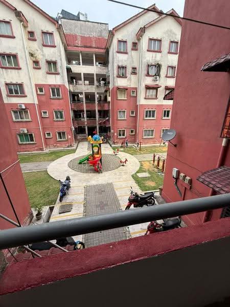 playground sebelah rumah