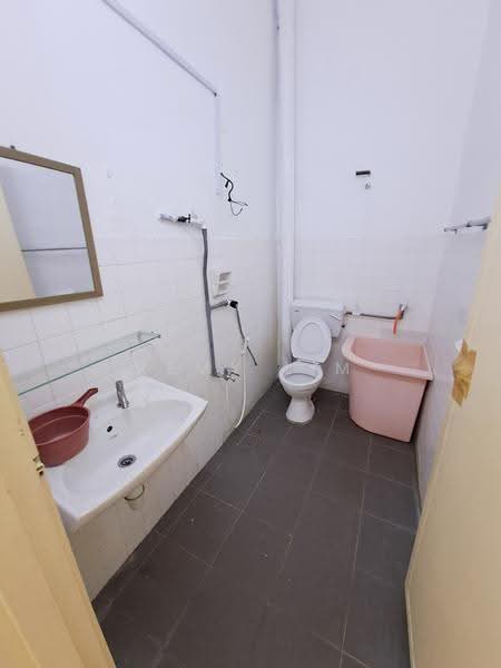 1-storey Terraced House for Sale in Pandan Perdana (Cheras) - Remy Lim - Bathroom - PropertyGuru.com.my