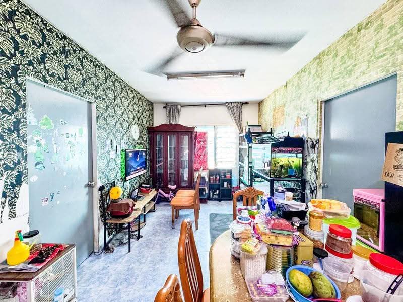 Apartment for Sale at Pangsapuri Utarid Subang - Danial Mohd Zaki - Living Room - PropertyGuru.com.my