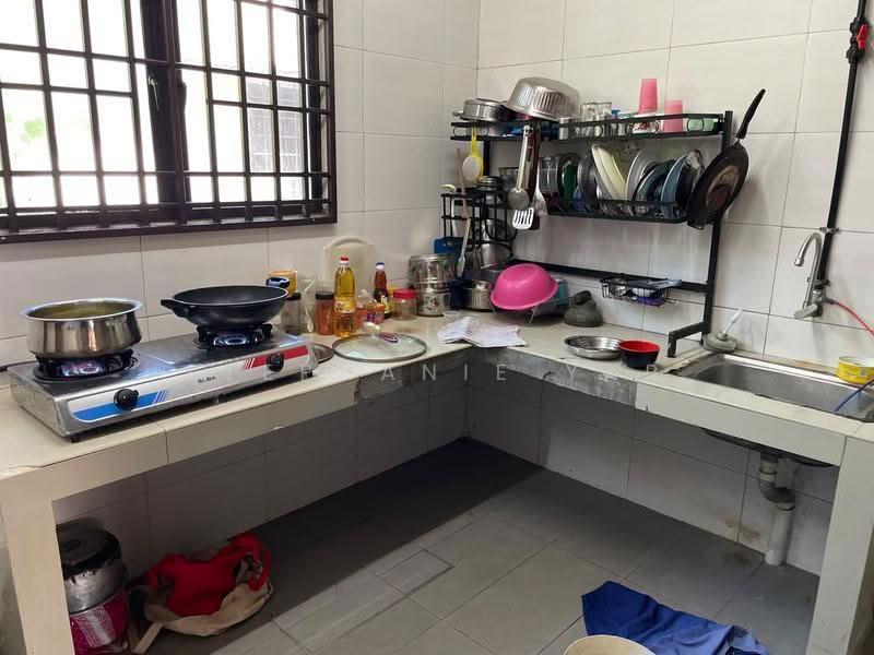 1-storey Terraced House for Sale in Taman Pendamar Indah 2 (Klang) - Stephanie Yap - Kitchen - PropertyGuru.com.my