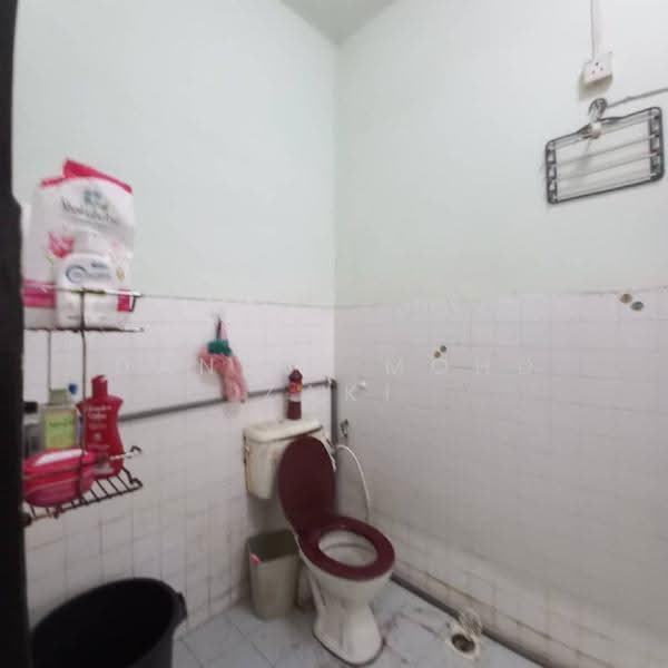 2-storey Terraced House for Sale in Muar (Johor) - Danial Mohd Zaki - Bathroom - PropertyGuru.com.my
