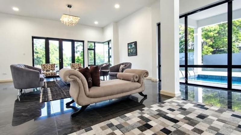 Bungalow House for Sale in Perdana Lake View (Cyberjaya) - Adzura Zamedin - Living Room - PropertyGuru.com.my
