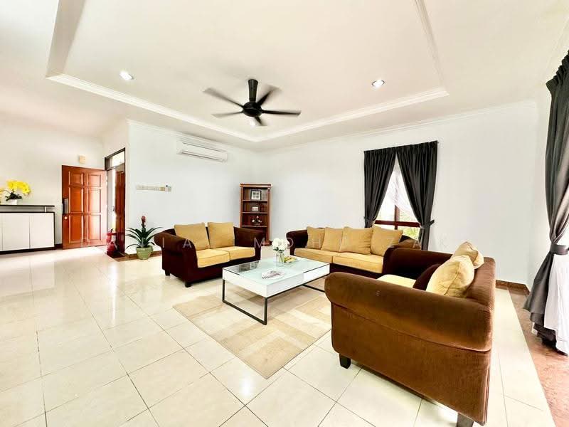 Rumah Banglo untuk Dijual di Putrajaya (Putrajaya) - Danial Mohd Zaki - Living Room - PropertyGuru.com.my