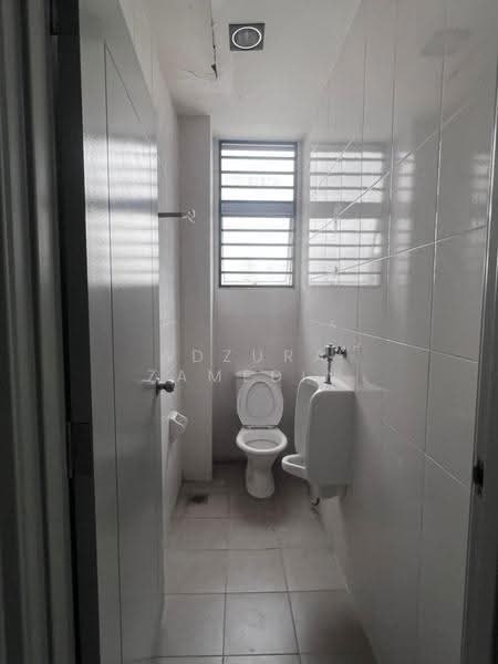 Shop / Office for Sale in Taman TTDI Jaya (Shah Alam) - Adzura Zamedin - Bathroom - PropertyGuru.com.my
