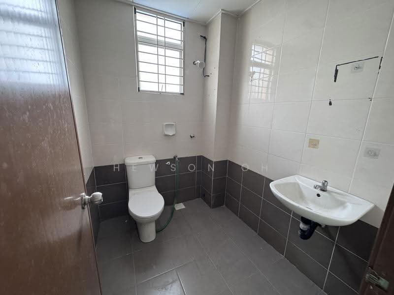 Rumah Teres 2-Tingkat untuk Disewa di Bandar Rinching (Semenyih) - Hewson Oh - Bathroom - PropertyGuru.com.my