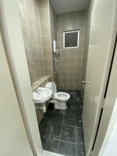 Pangsapuri untuk Disewa di Seri Topaz - Gilbert Tay - Bathroom - PropertyGuru.com.my