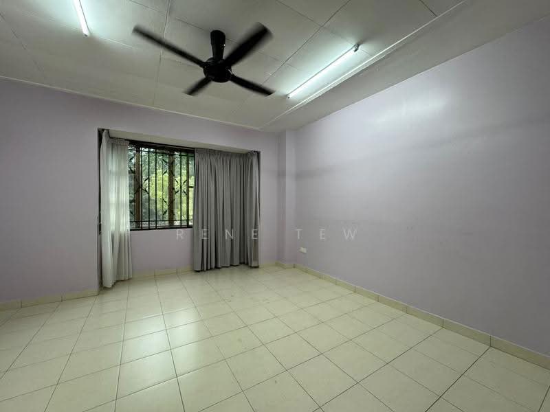 Cluster House for Rent in Taman Adda Heights (Tebrau) - Rene Tew - Living Room - PropertyGuru.com.my