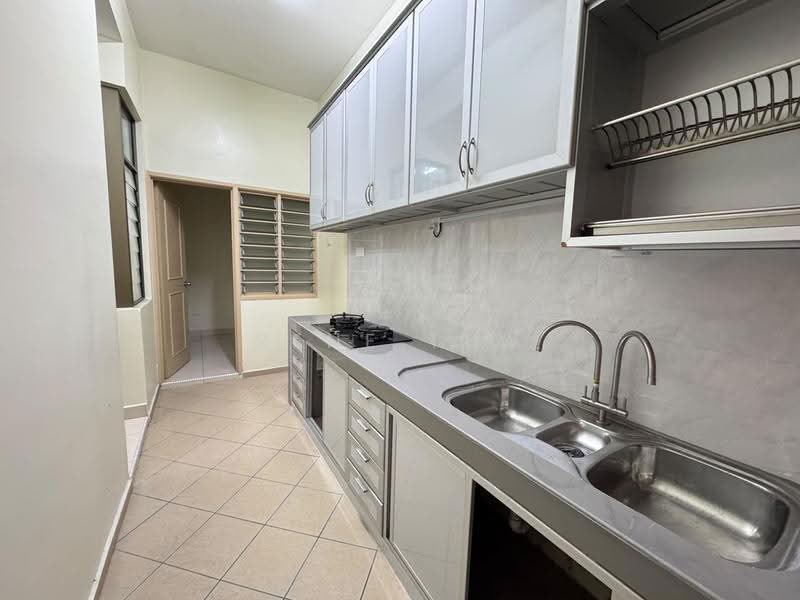 Cluster House for Rent in Taman Adda Heights (Tebrau) - Rene Tew - Kitchen - PropertyGuru.com.my