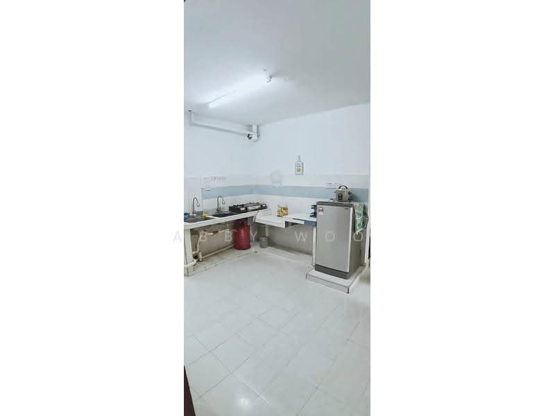 Flat for Rent at Flat PKNS Section 7 - Abby Woo - Kitchen - PropertyGuru.com.my