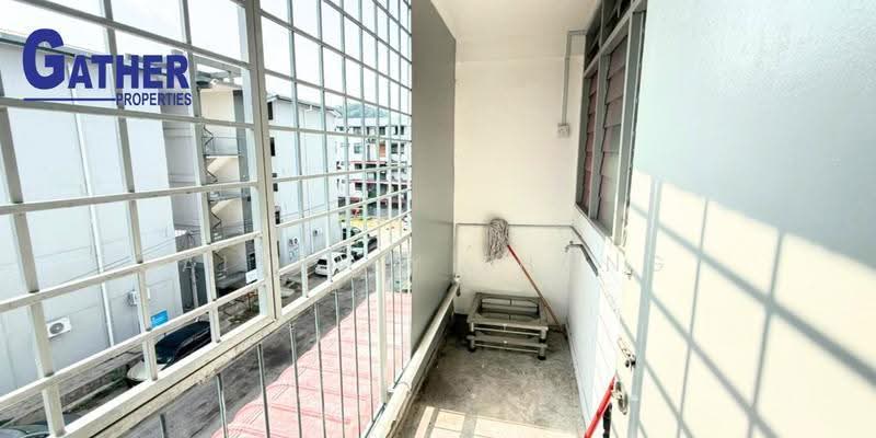 Rumah Flat untuk Disewa di Rumah Pangsa Bercham - Ainsley Thong - Balcony - PropertyGuru.com.my