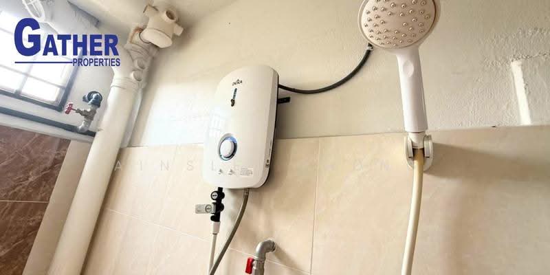 Rumah Flat untuk Disewa di Rumah Pangsa Bercham - Ainsley Thong - Bathroom - PropertyGuru.com.my