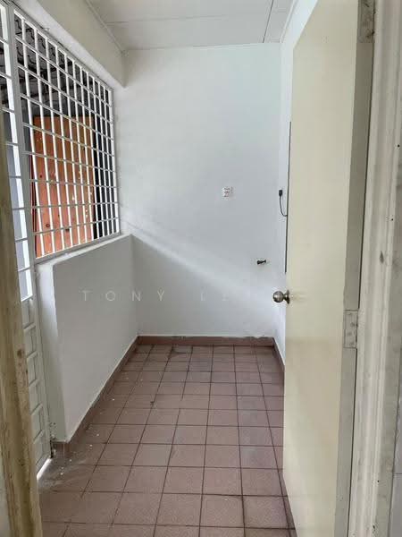 Rumah Teres 2-Tingkat untuk Disewa di Usj 3a (Subang Jaya) - Tony Leong - Balcony - PropertyGuru.com.my