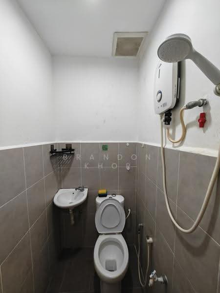 1-storey Terraced House for Rent in Taman Abad (Johor Bahru) - Brandon Khor - Bathroom - PropertyGuru.com.my