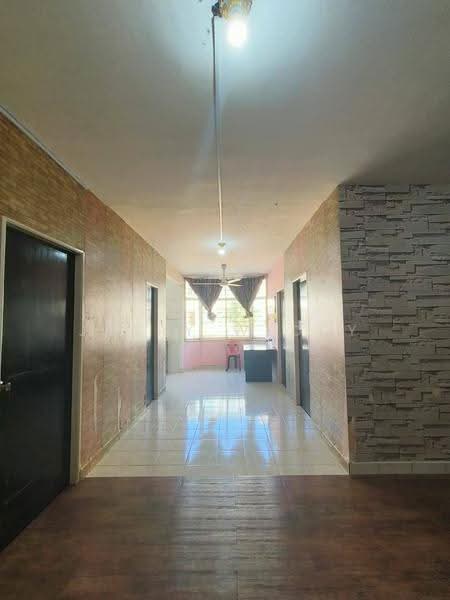 Pangsapuri untuk Disewa di Country Heights - Jerry Weddy - Corridor - PropertyGuru.com.my