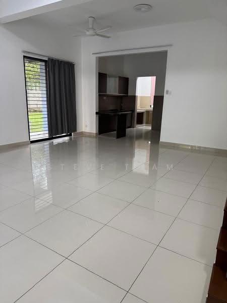 Rumah Teres 2-Tingkat untuk Dijual di 16 Sierra (Puchong) - Steve Tham - Living Room - PropertyGuru.com.my